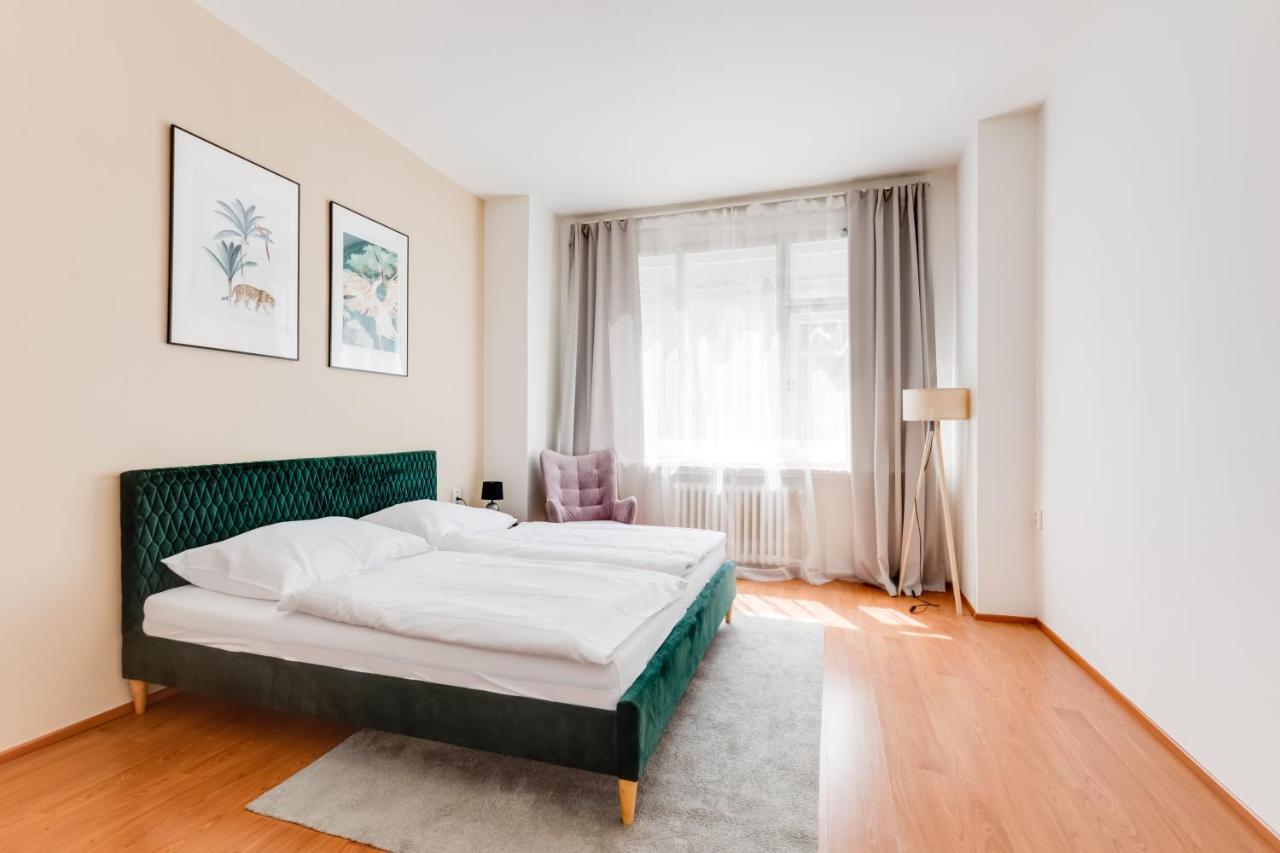 Aparthotel Riben House Praga Esterno foto